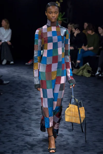 Look 12